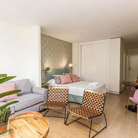 Hola Apartment *